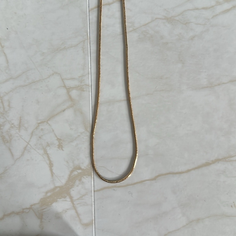Elegant Gold Chain Necklace